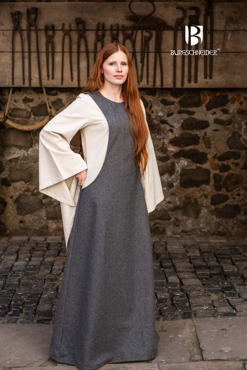 Wool Surcot Albrun in grey felted wool with elegant sleeveless design and round neckline from Burgschneider.