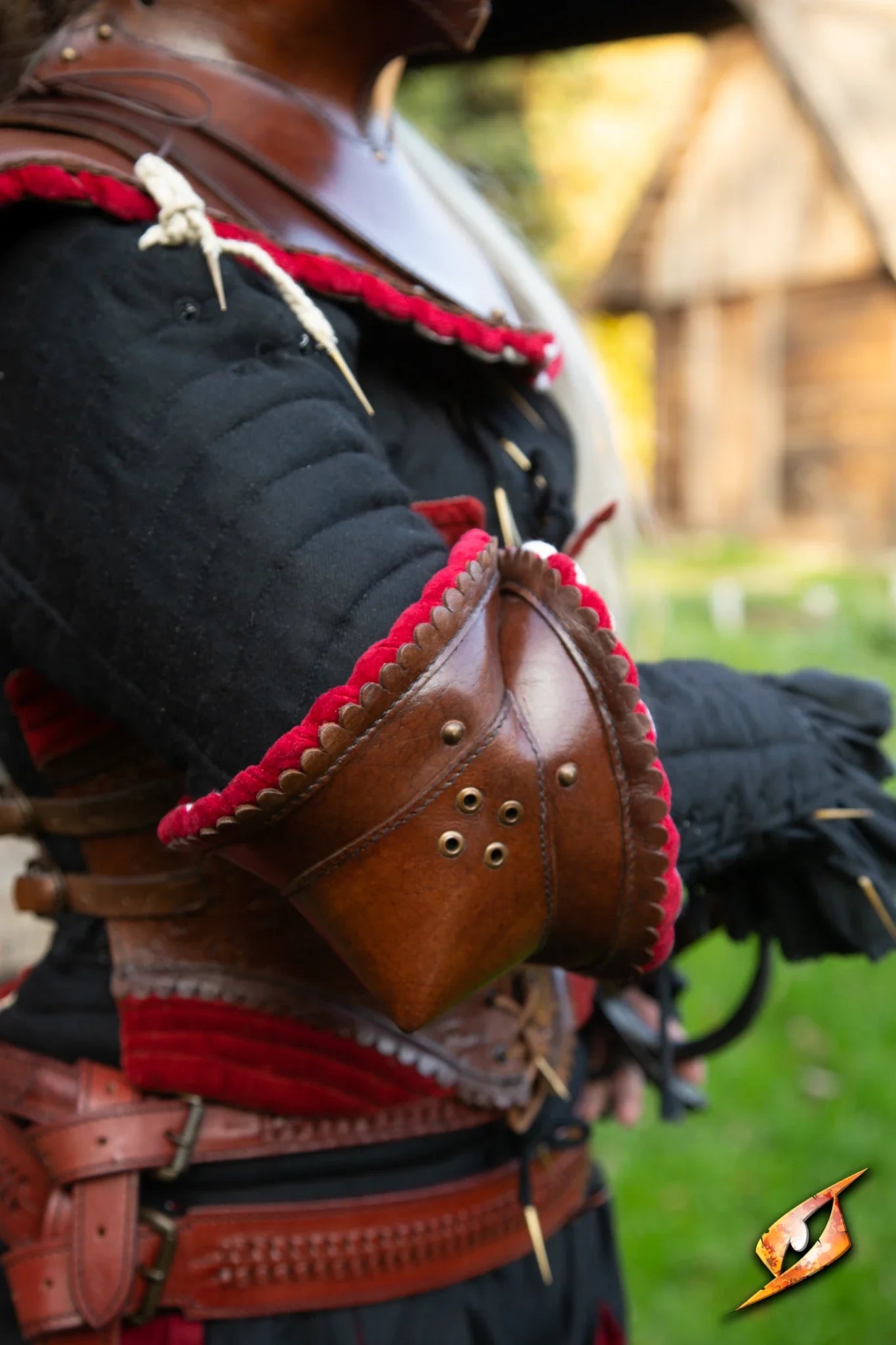 Noble Leather Couter