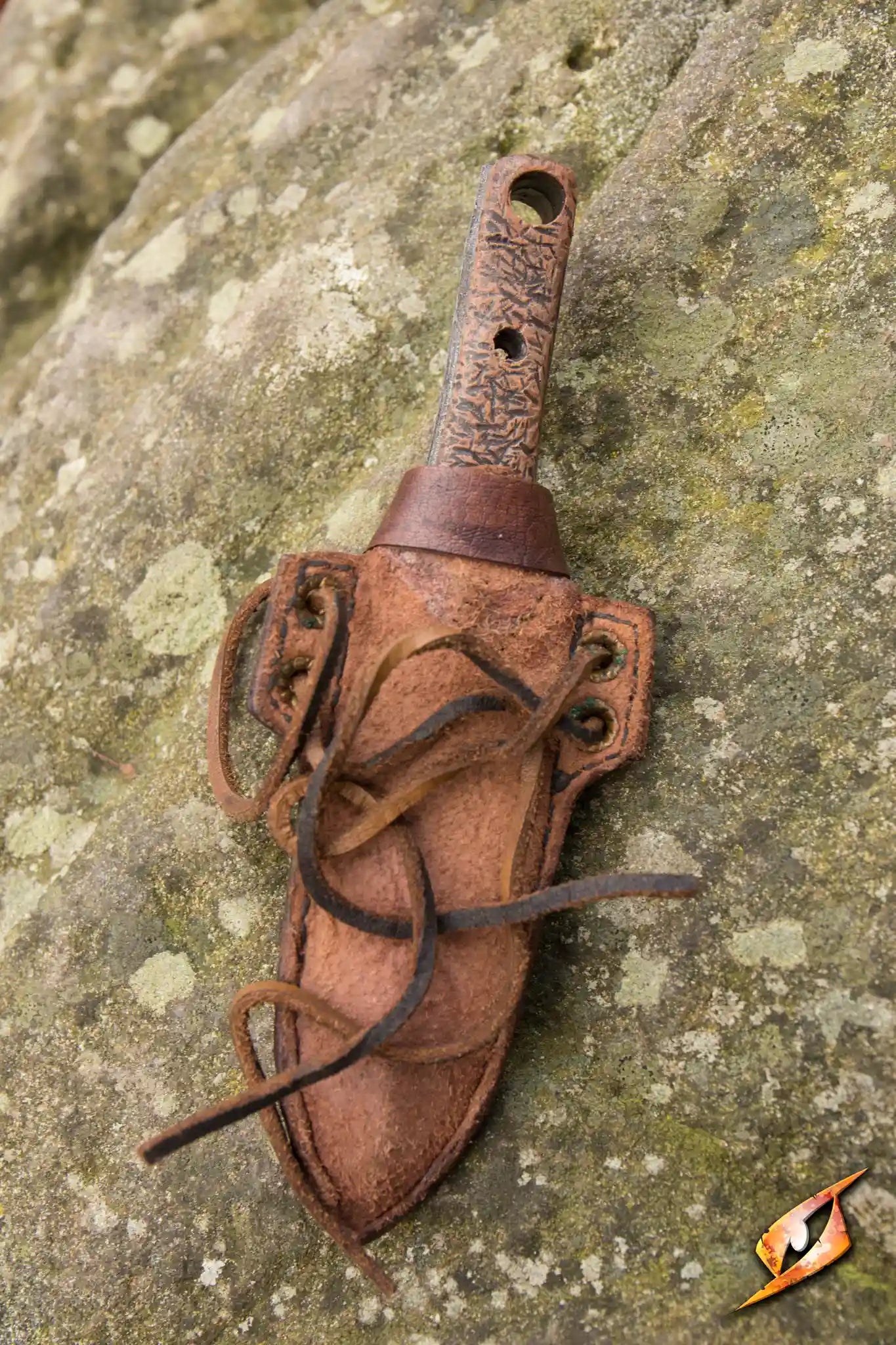 Thrust Knife & Holder