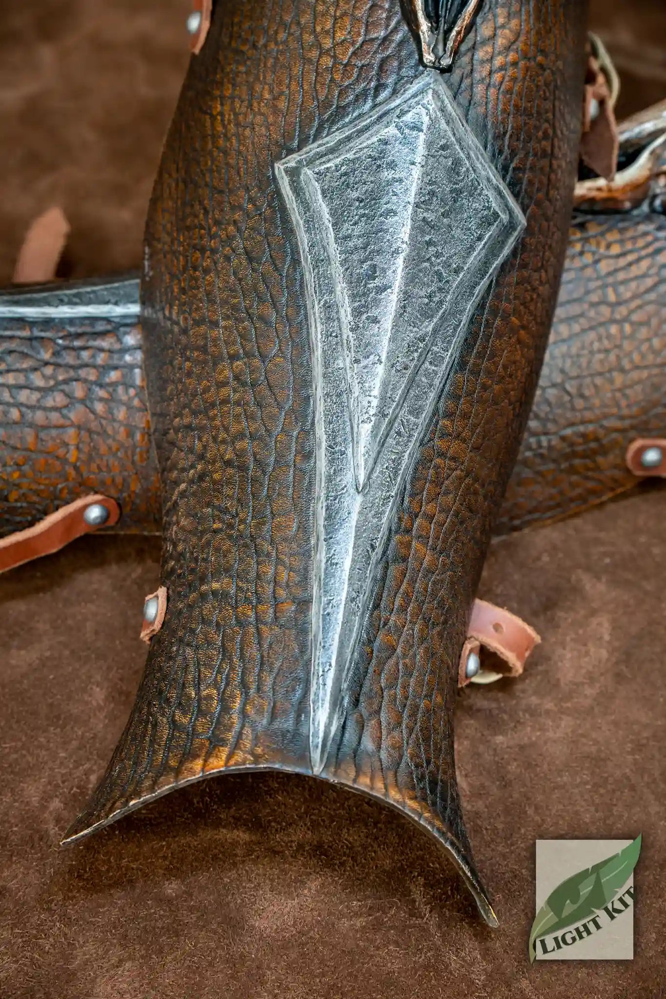 Barbarian Greaves PU - L/XL