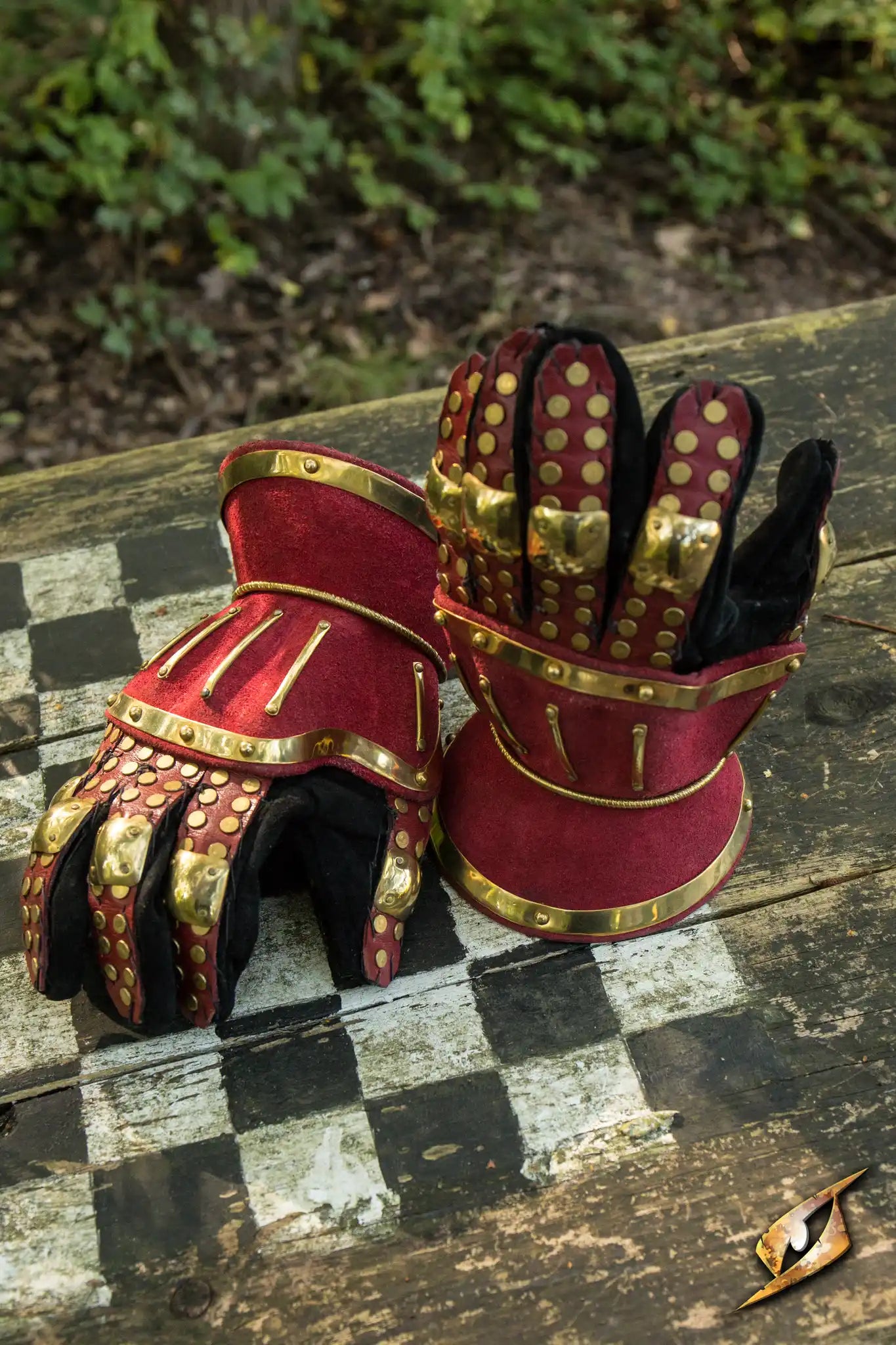 Hourglass Gauntlets