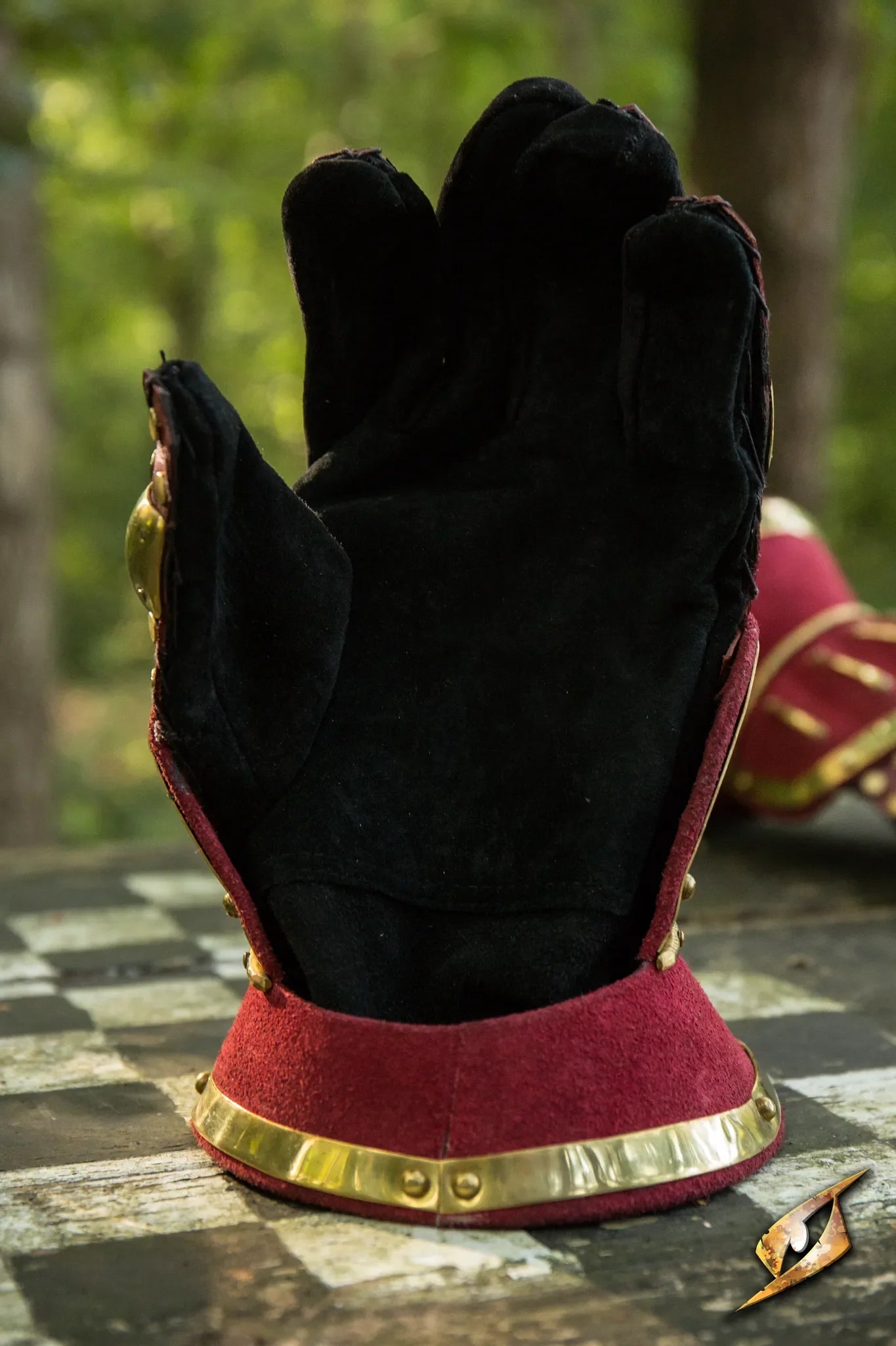 Hourglass Gauntlets