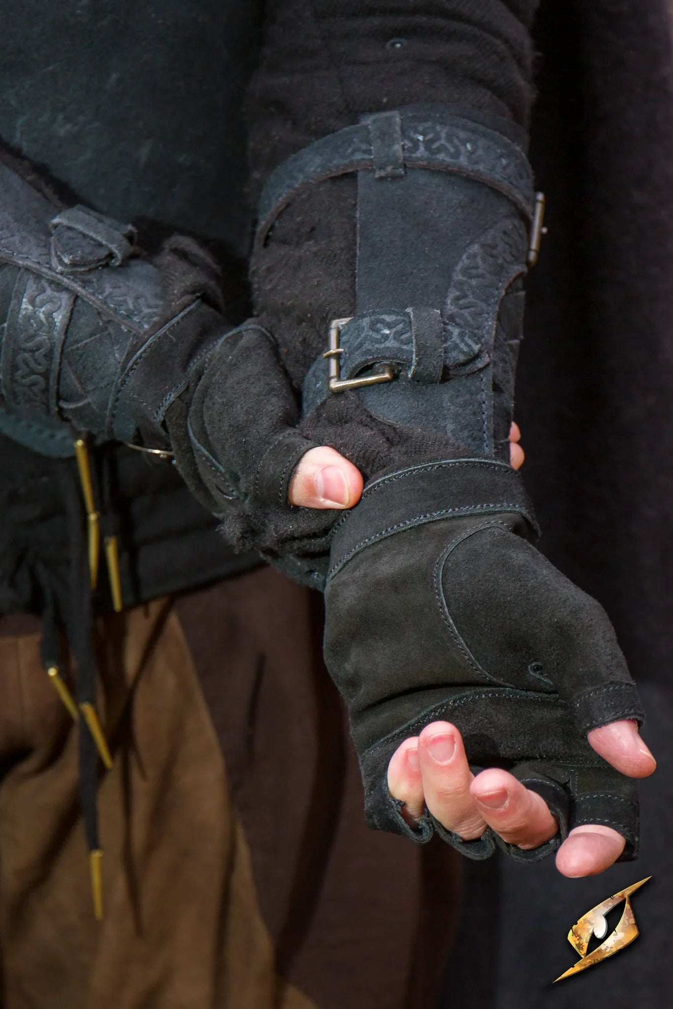 Ranger Bracers - Suede