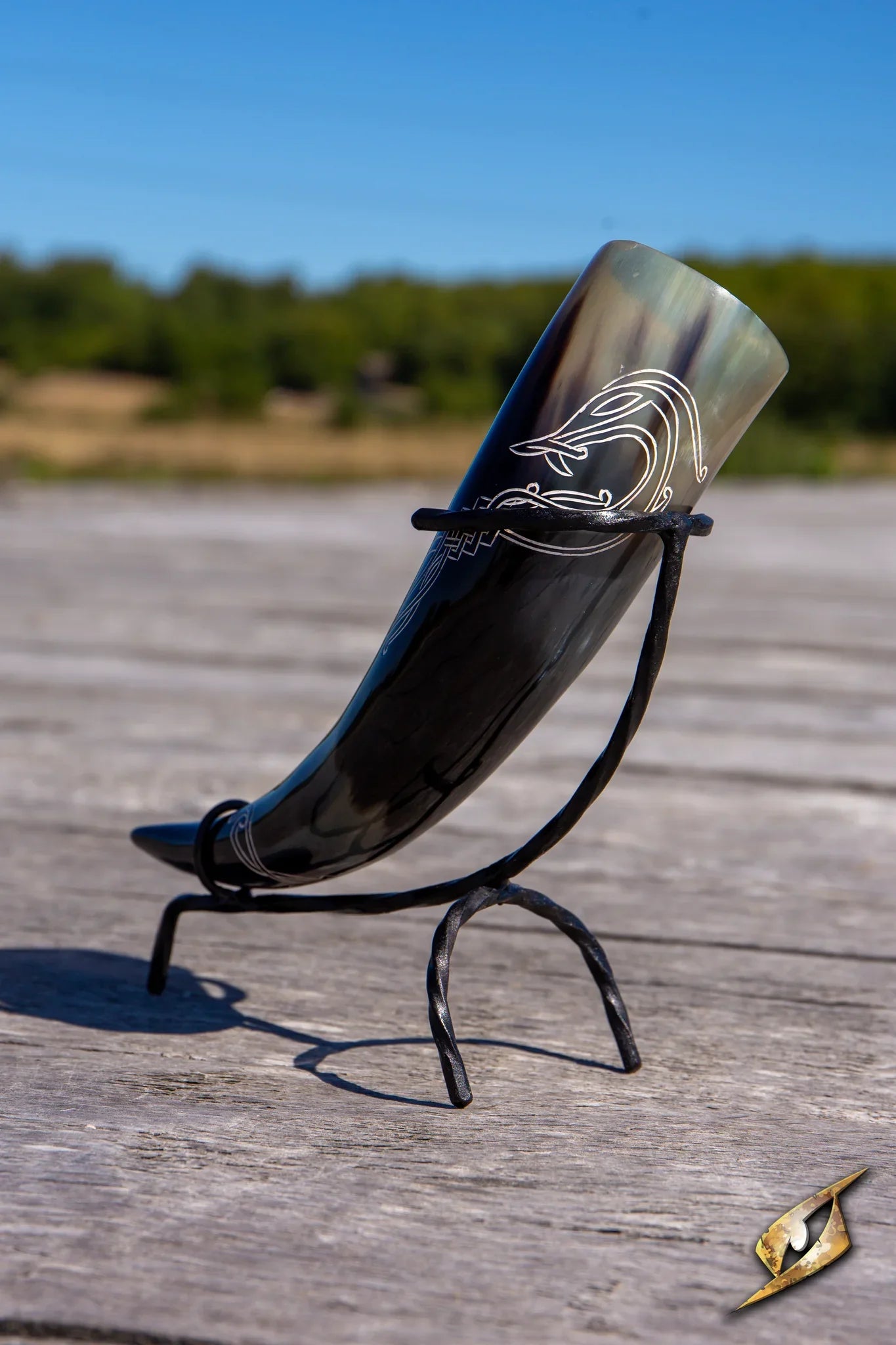 Horn of Jörmungandr with Stand