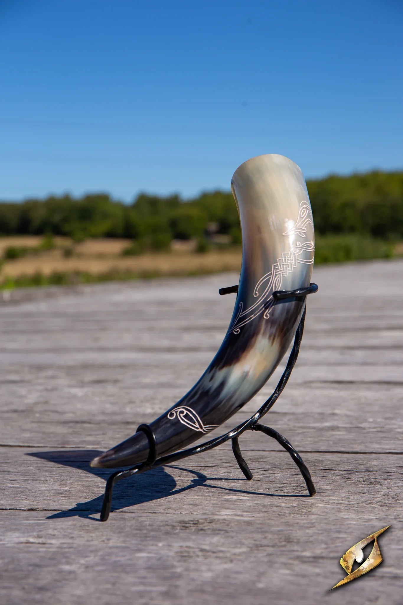 Horn of Jörmungandr with Stand