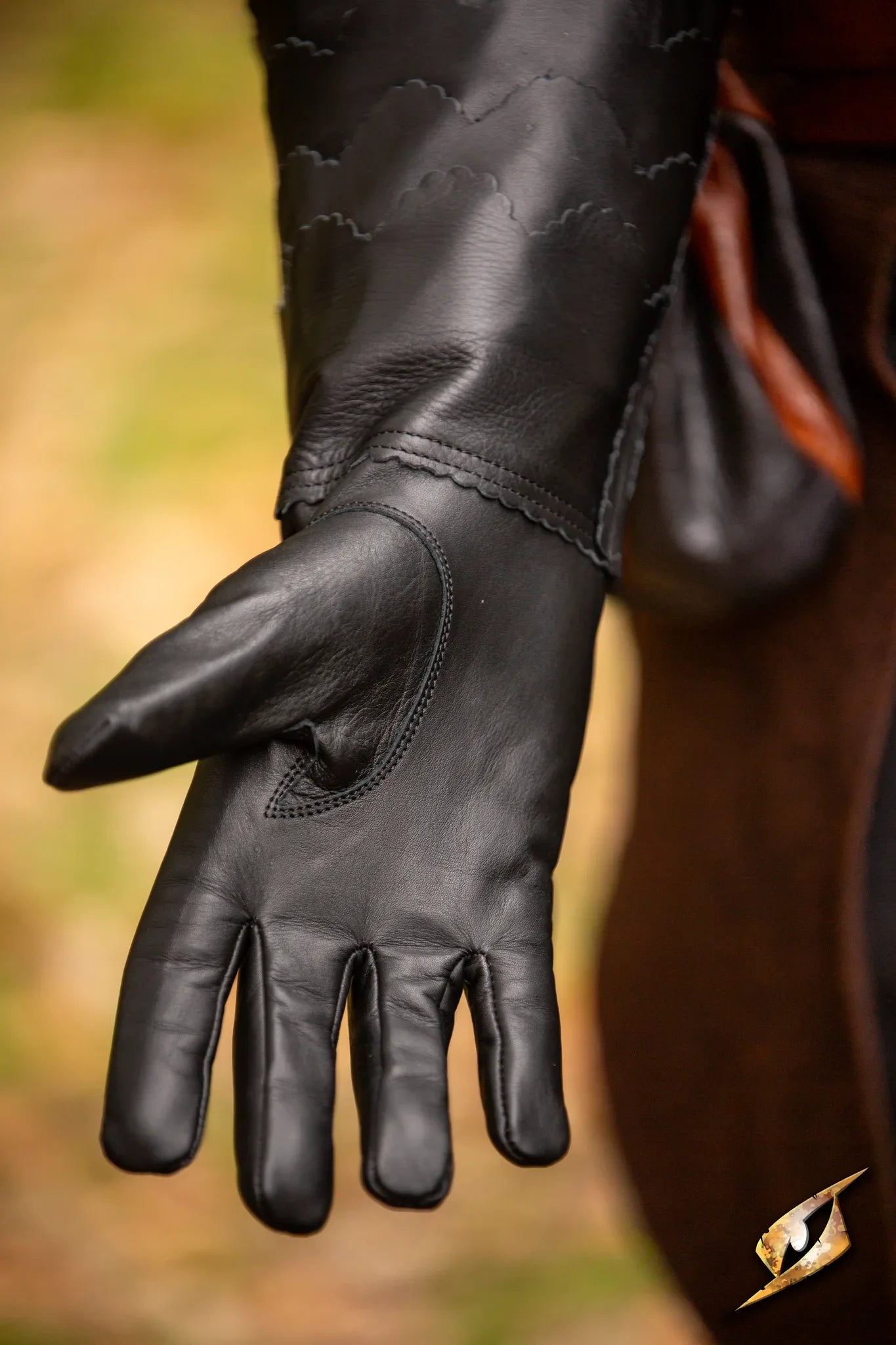 Scales Gloves