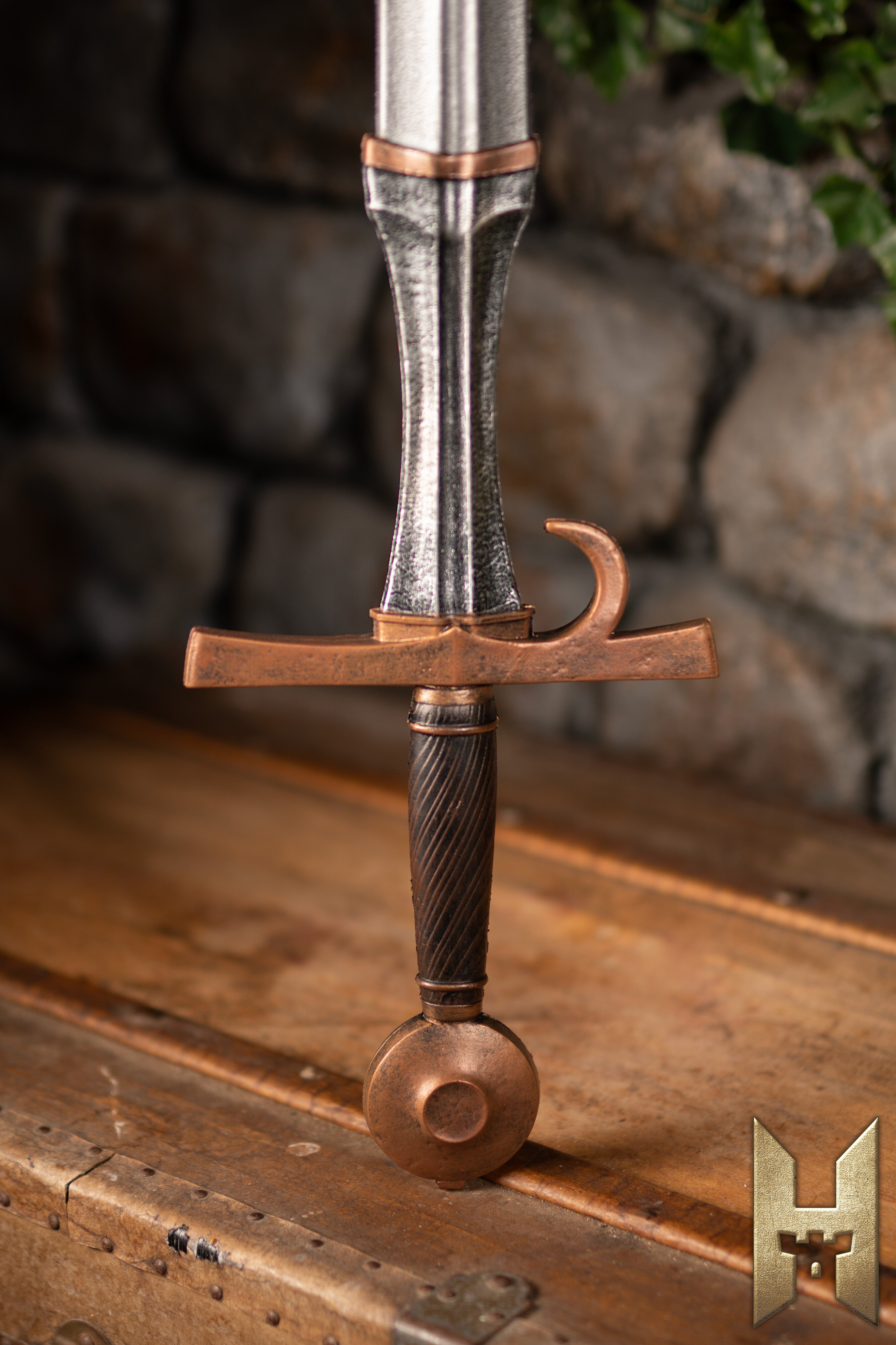 32770155 02 Milanese Sword Bronze Steel 109Cm