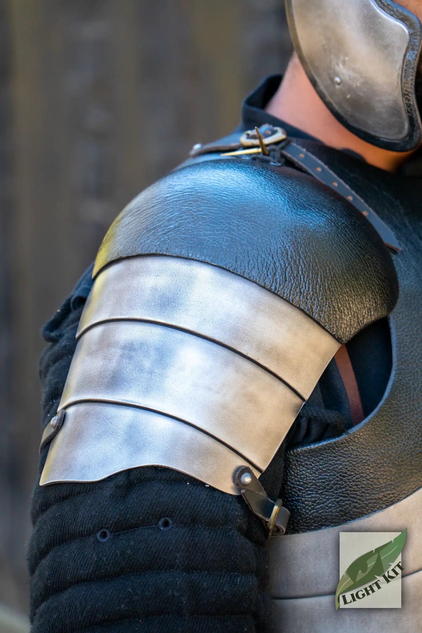 Outrider Pauldrons PU - One Size