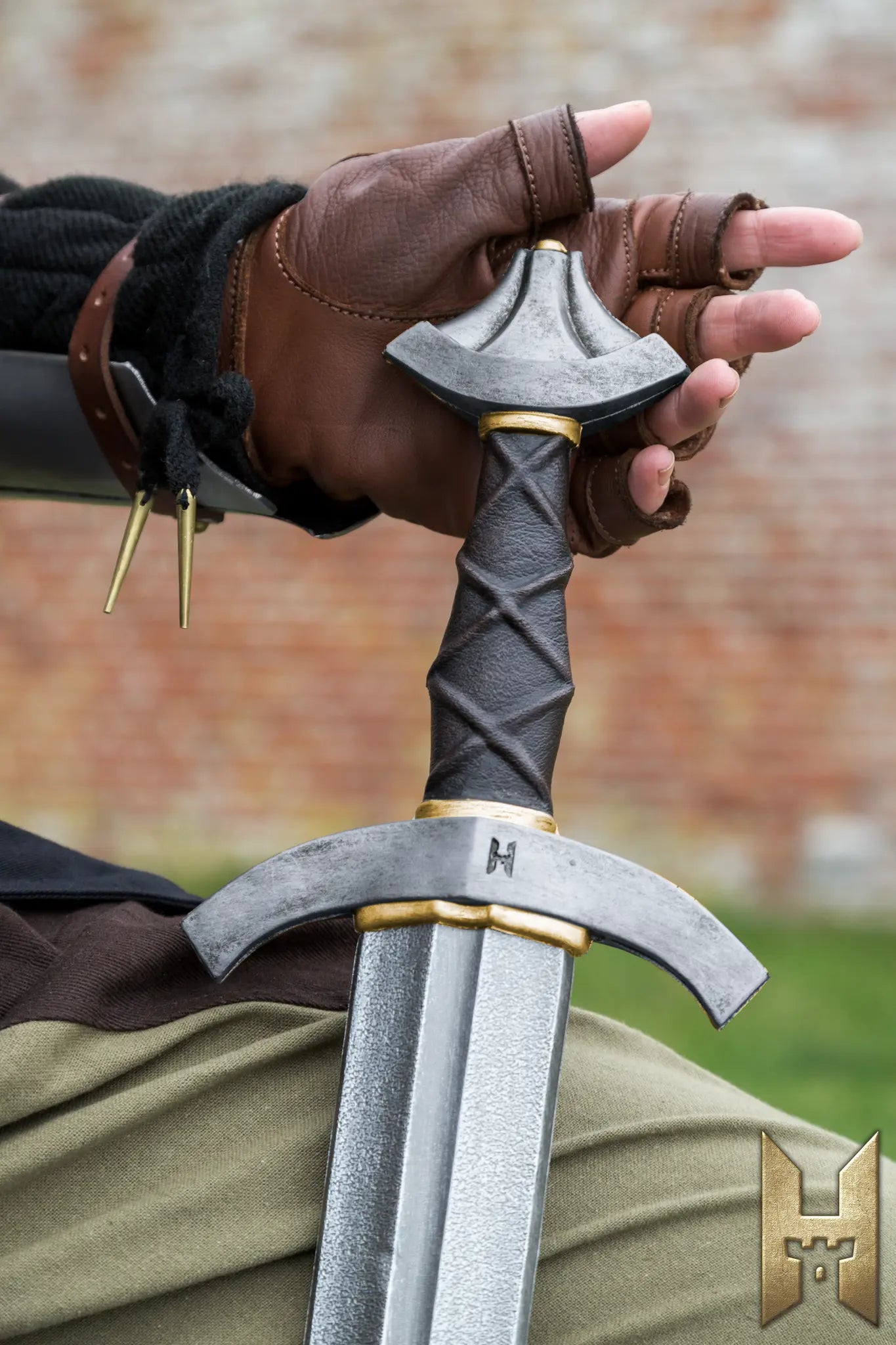 Arming Sword Gold