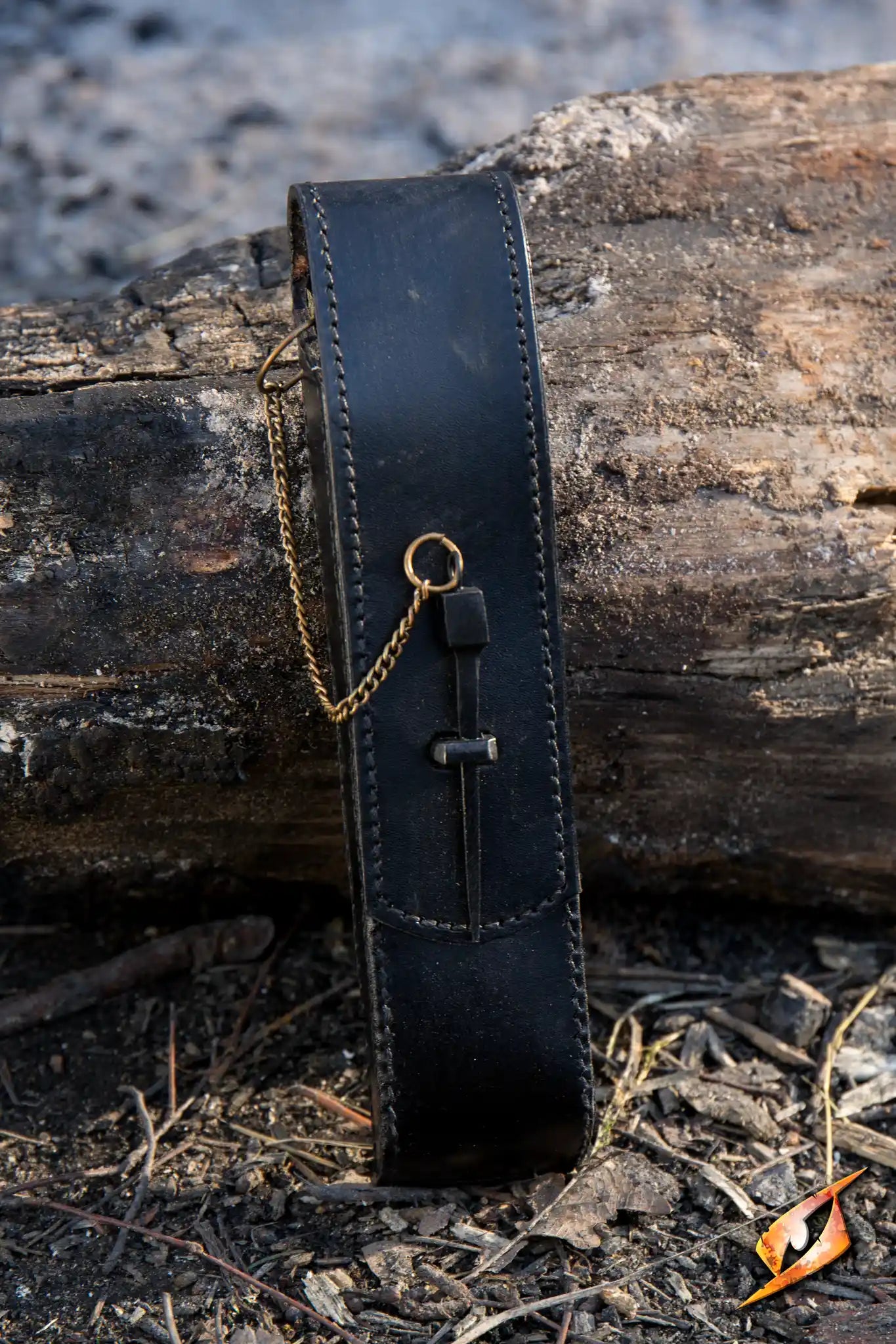 Cutlery W. Leather Hanger