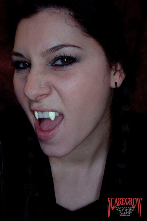 ScareCrow Vampire Fangs - Small