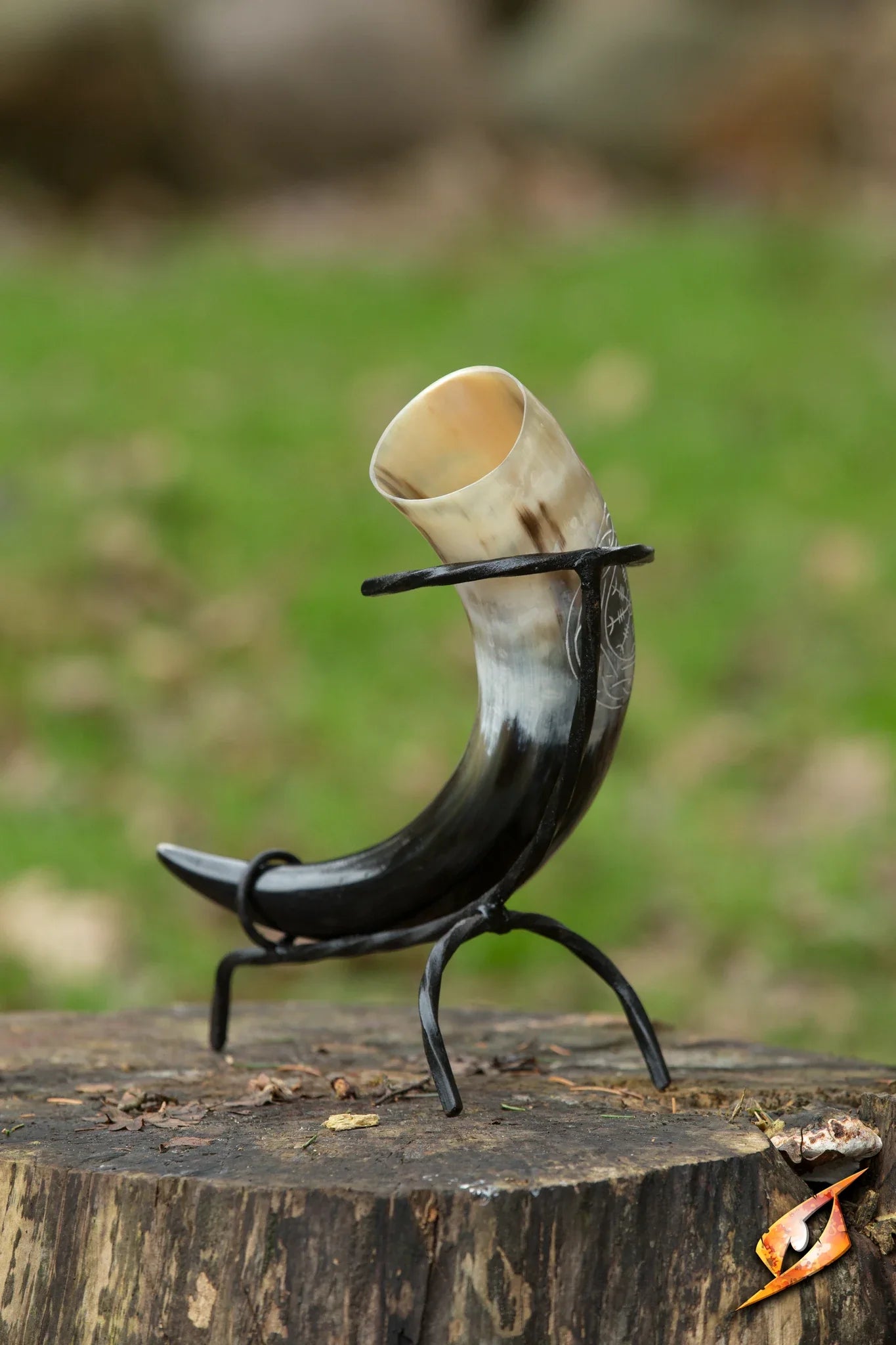 Aegishjalmur Horn With Stand