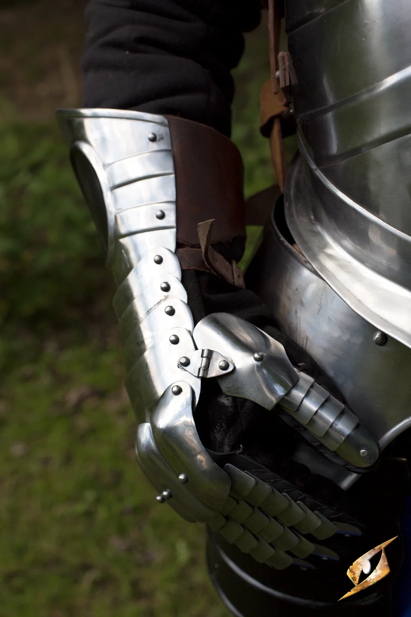 CQ Black Ice Gauntlets