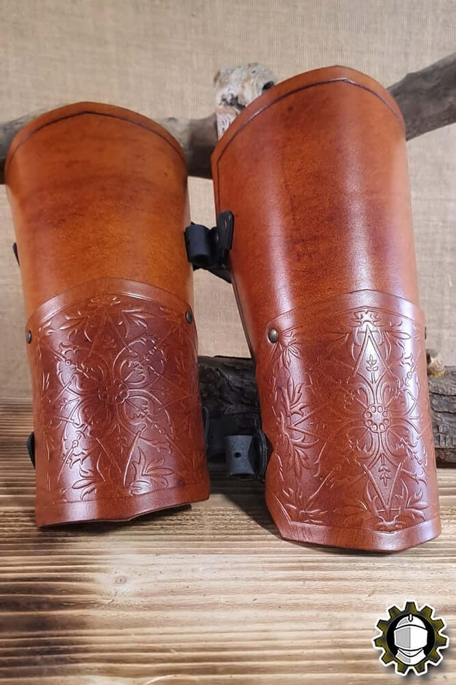 Arm Protection Brian (Fighter) Leather Arm Guards with Celtic-Viking design for durability and style.