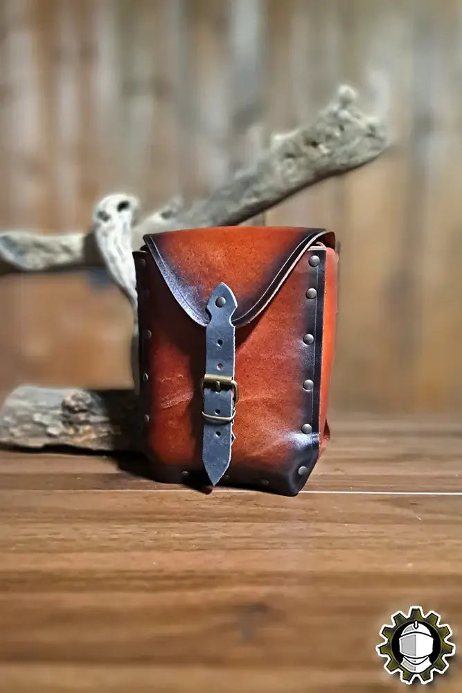 Beltbag Jerome (Fighter) leather pouch with robust strap-and-buckle closure for style and storage.
