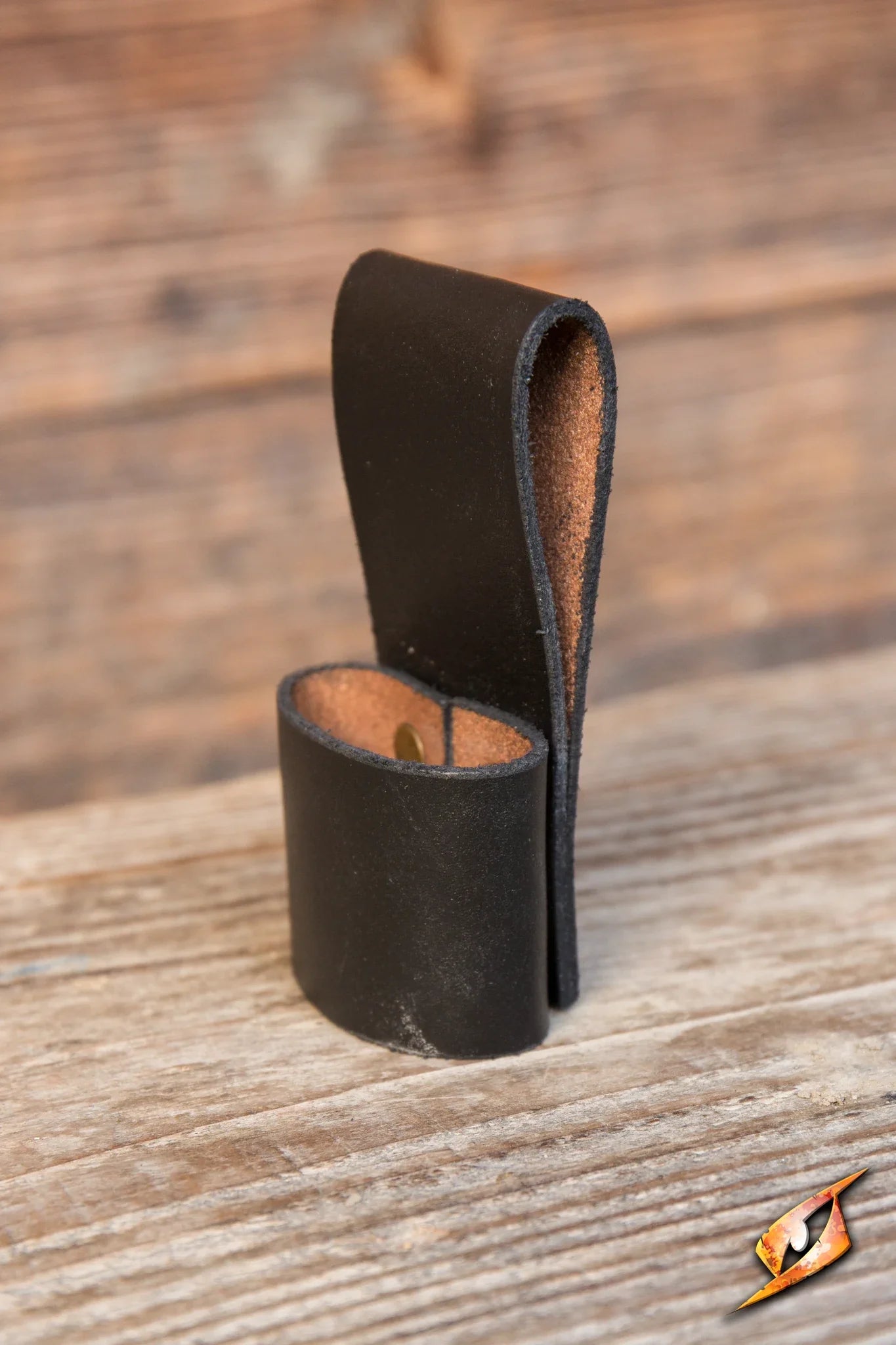 Throwing Knives Holder - 1pc for secure storage of throwing knives on your belt.
