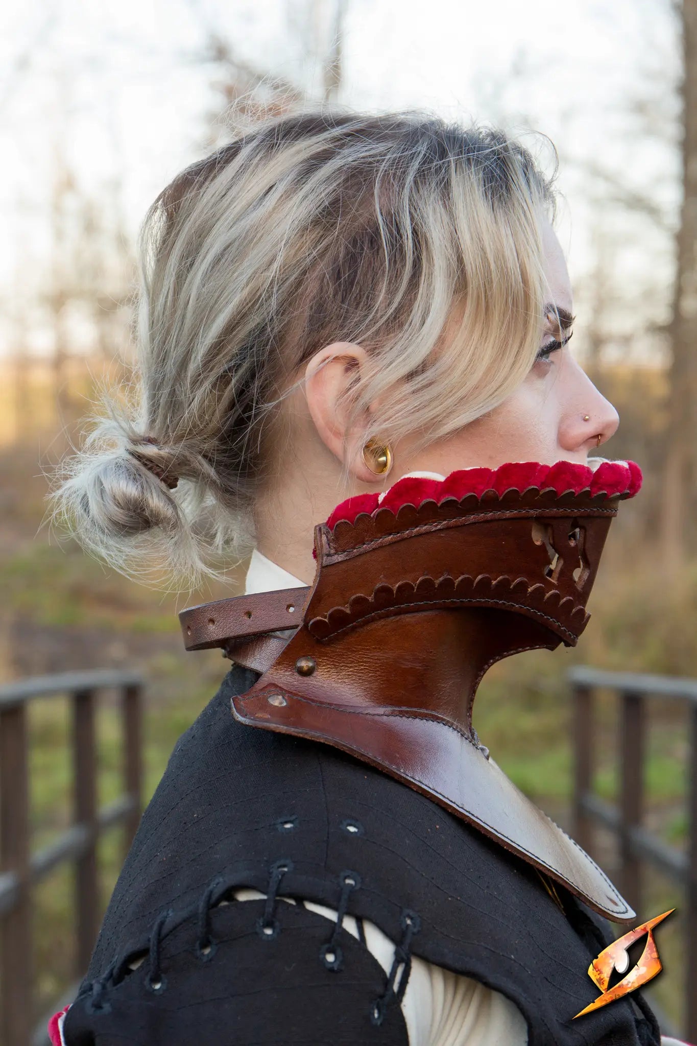 Noble Leather Bevor