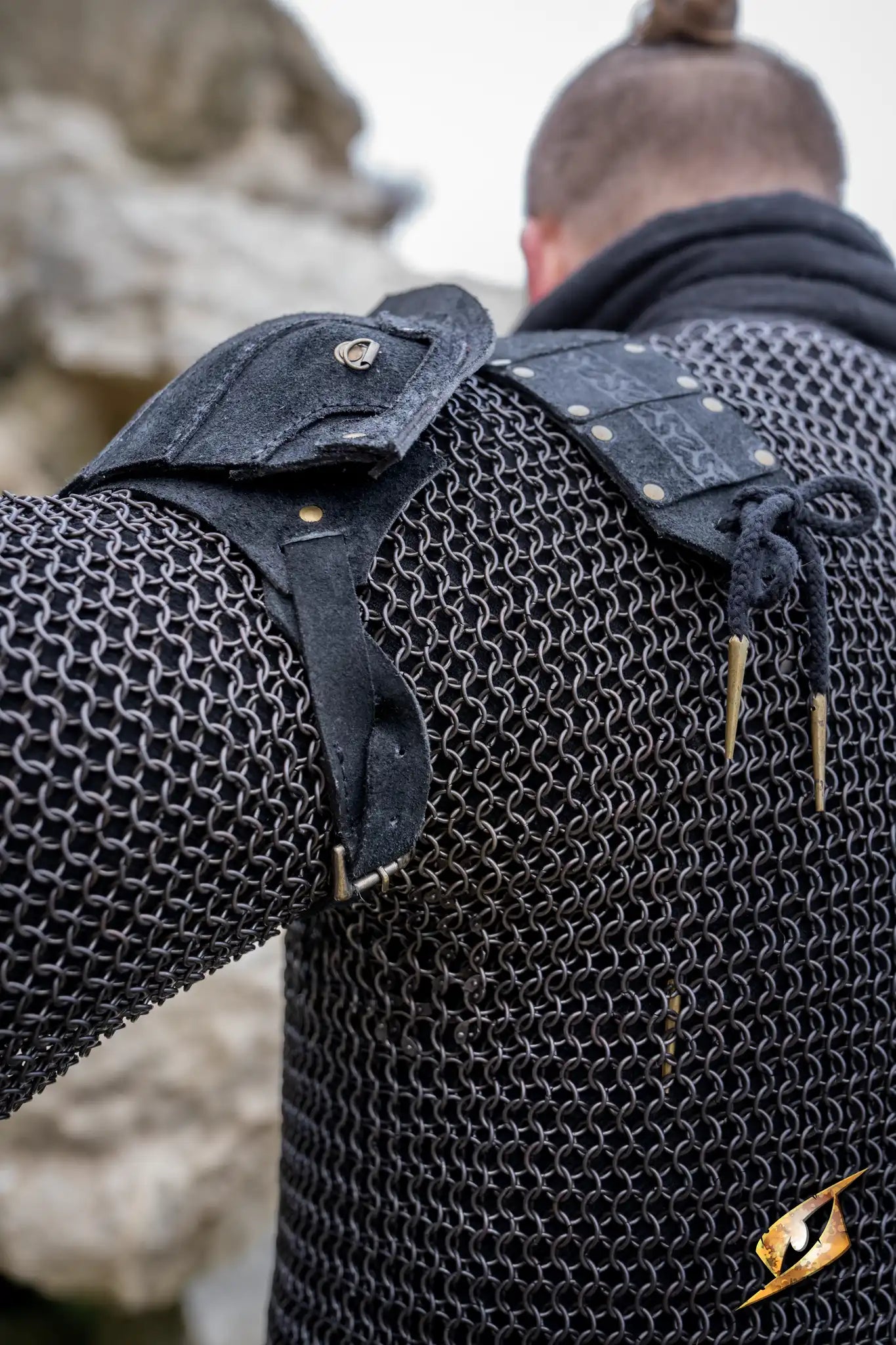 Woodsman Suede Shoulder Armour
