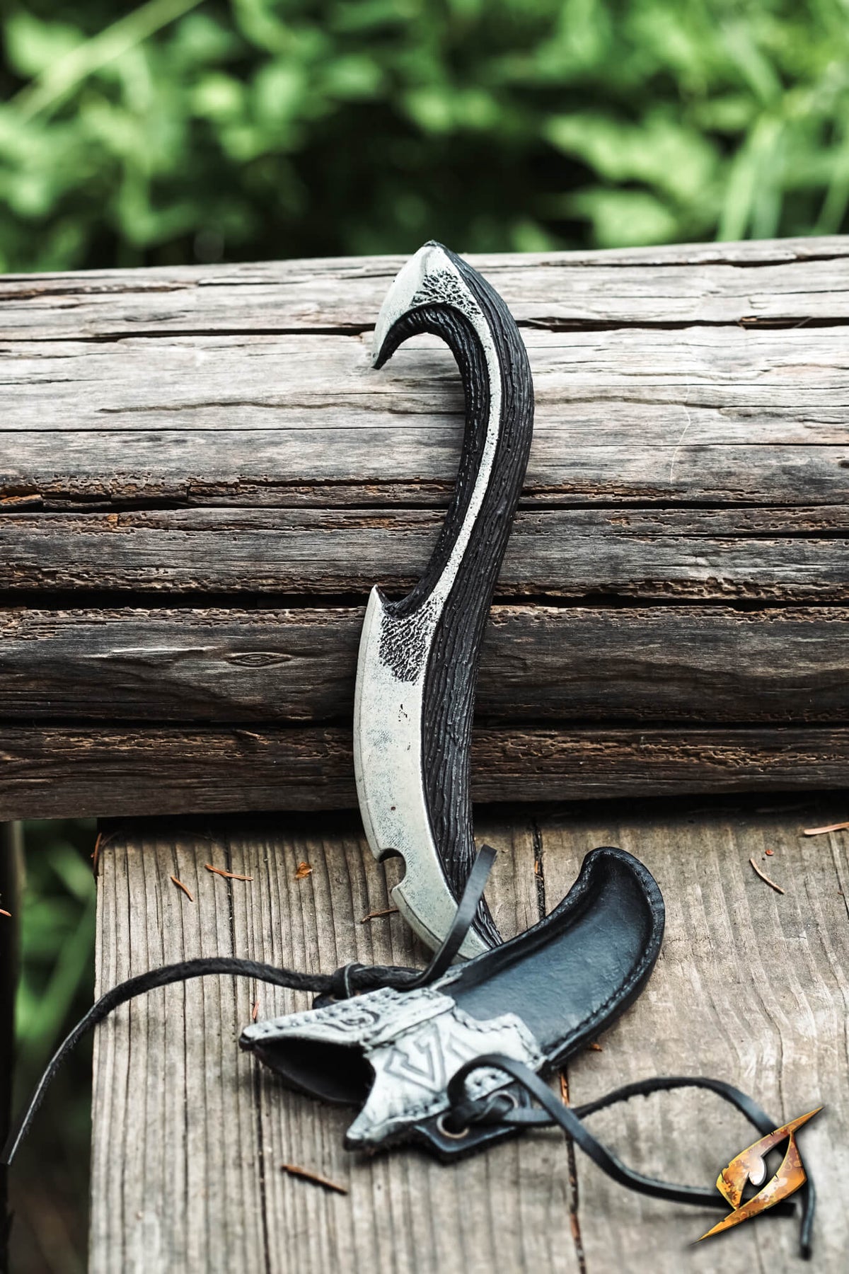 Dark Elven Throwing Knife & Holder