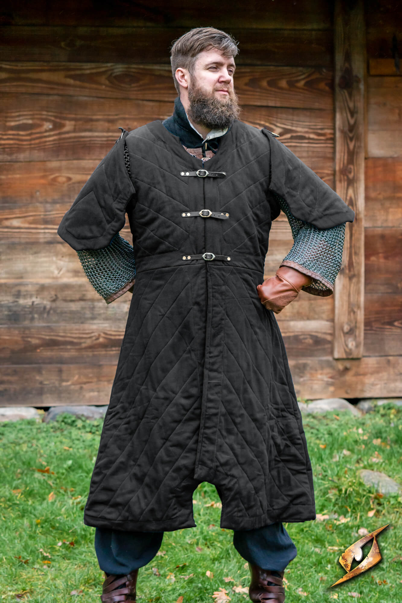 Gambeson Dastan featuring a padded long-sleeve coat, designed for armor padding or standalone wear.