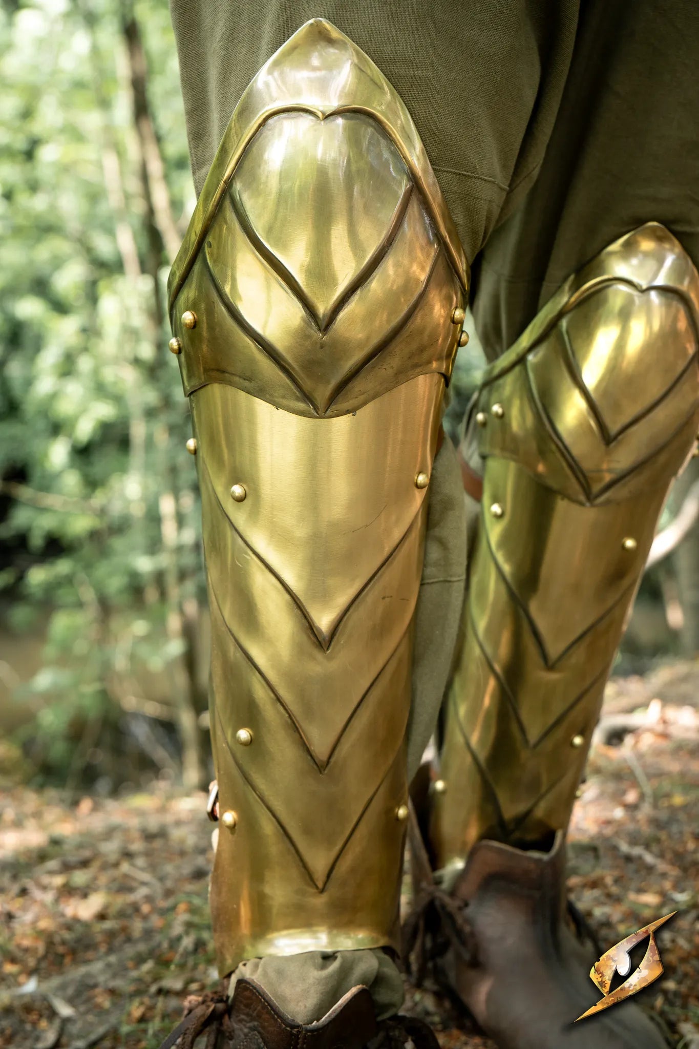 Illumine Greaves