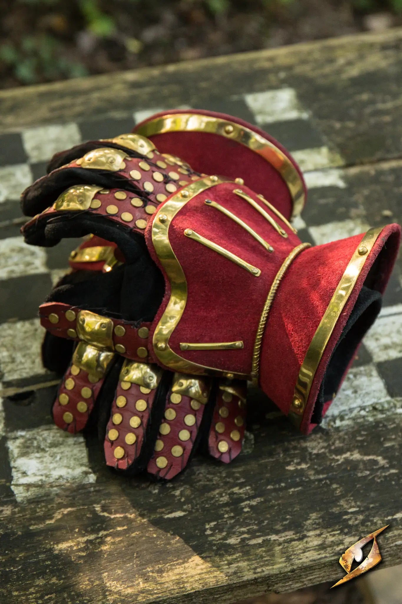 Hourglass Gauntlets