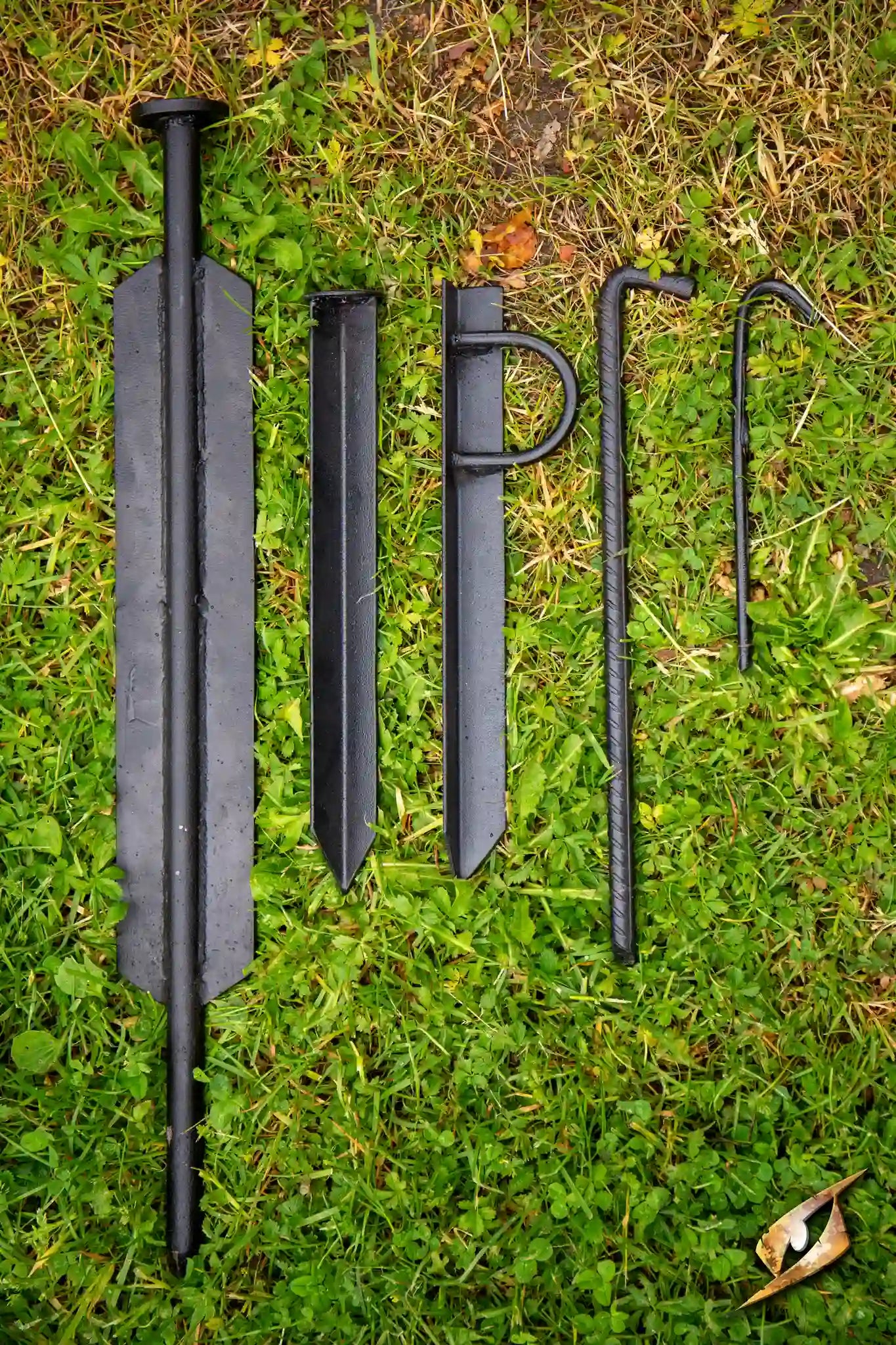 V-Shape Iron Peg A