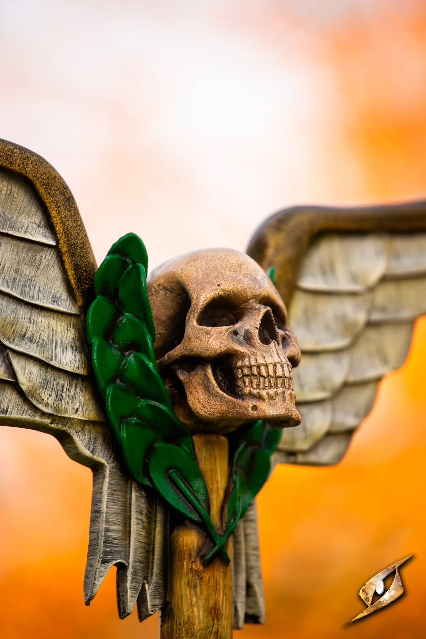 Battle Standard - Winged Skull Top