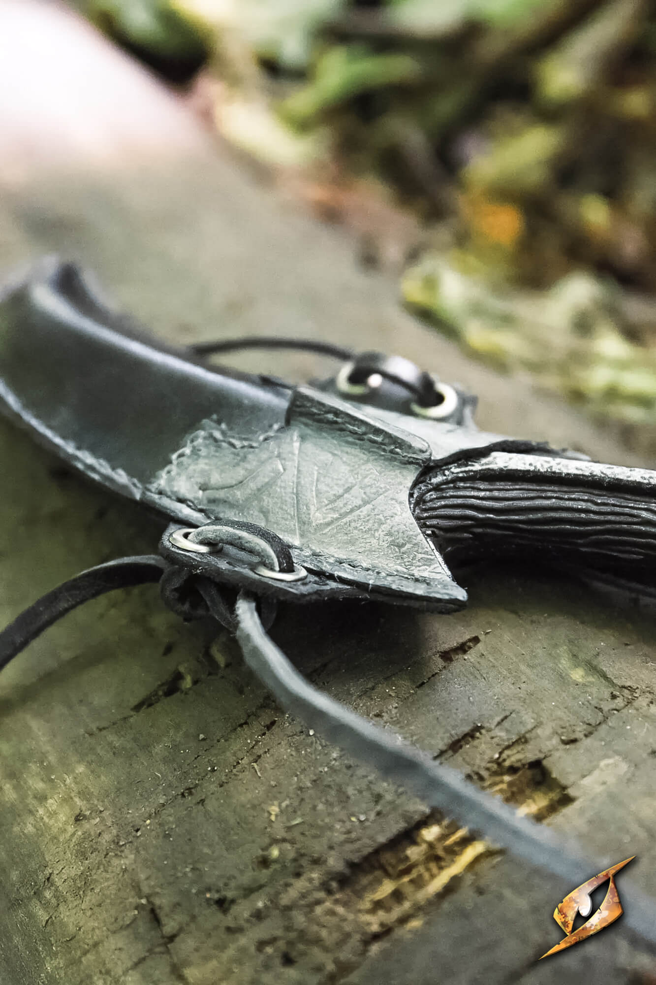 Dark Elven Throwing Knife & Holder