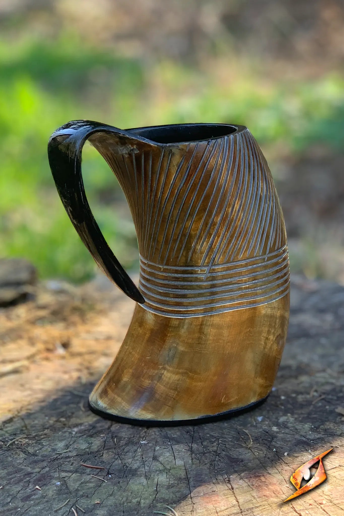 Adventurer Mug - 0,6L handcrafted bull horn drinking vessel for your favorite beverages.