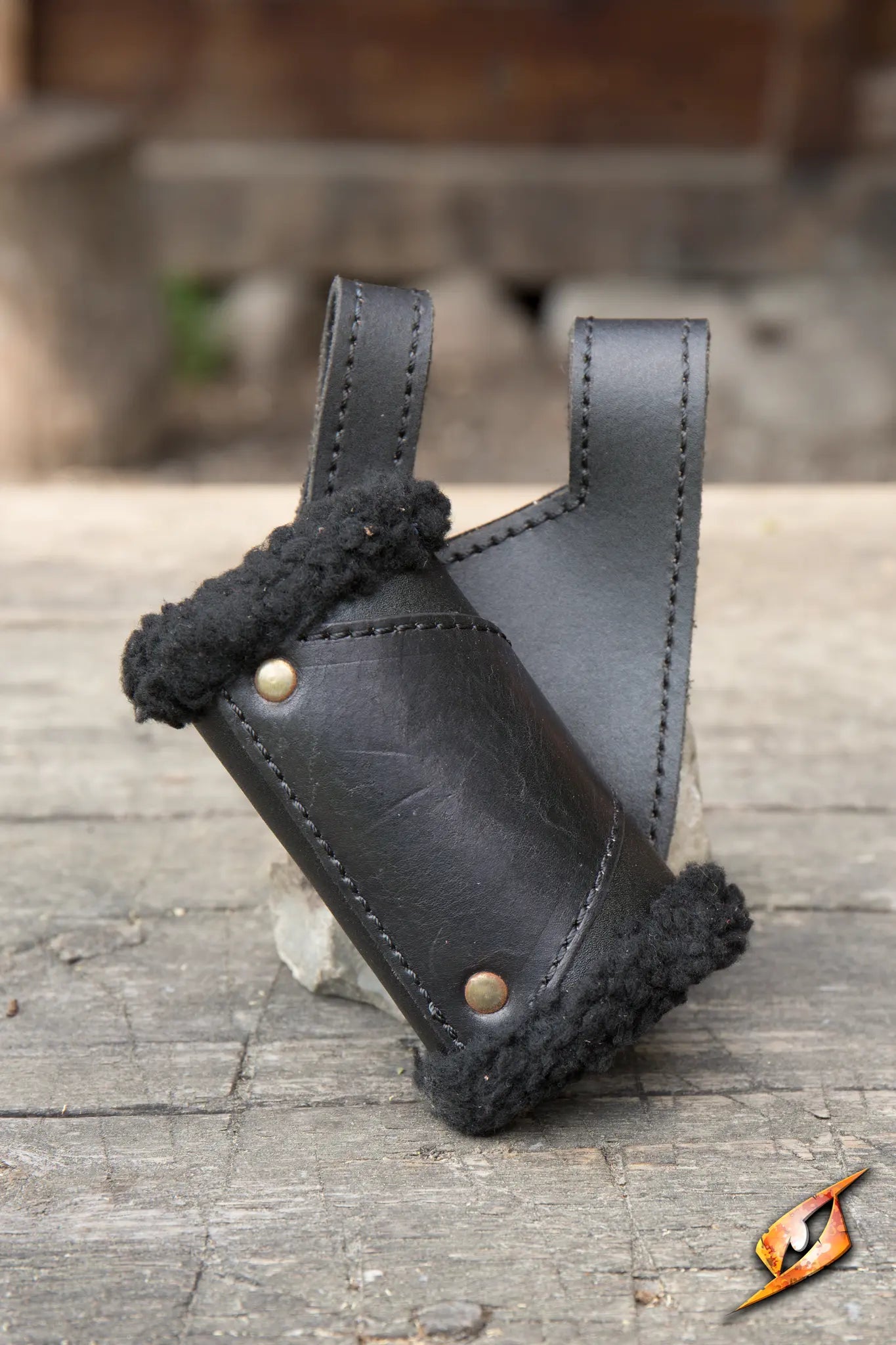 Holder - black Fur