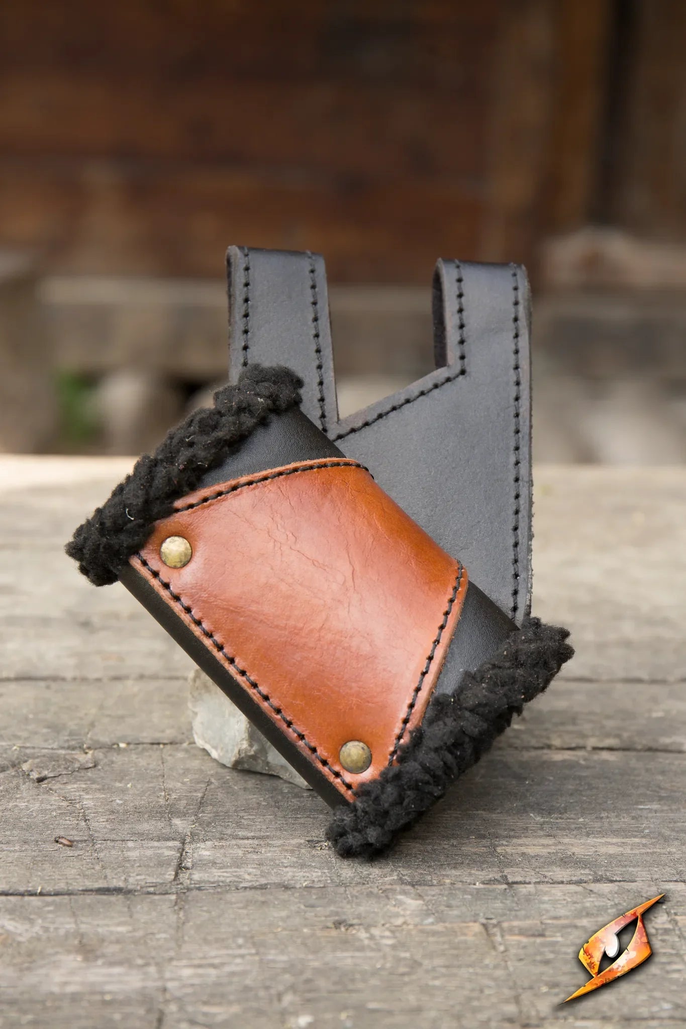 Holder - black Fur